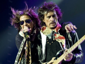 Steven Tyler gives details about Aerosmith's 2012 delayed album