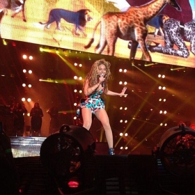 Watch Beyonce performing Grown Woman live in Paris