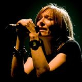 Portishead singer donates 'glacial roar' to Greenpeace bear