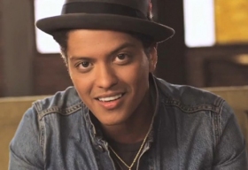 Bruno Mars' song snipped 'Gold' feat The Dream