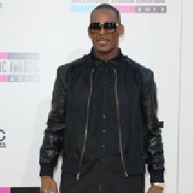 R. Kelly Frustrated by Forced Vocal Rest