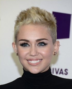 Miley Cyrus performs at VH1 Divas 2012