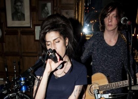 Amy Winehouse sang at a Charity Gig in London