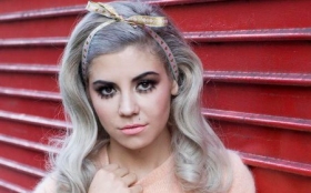 Marina and The Diamonds debuts at No. 1 with Electra Heart