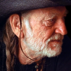 Willie Nelson’s  tour bus crash in storm