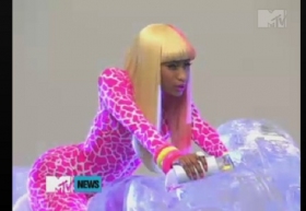 Behind The Scenes: Nicki Minaj 'Super Bass'