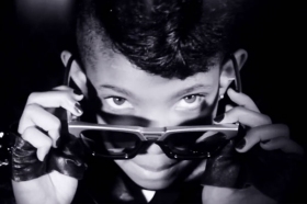 Willow Smith debuts the visuals for her rock song Do It Like Me (Rockstar)