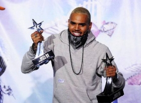2011 BEt Awards: Chris Brown on top of Winners List!