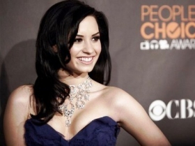 Demi Lovato joins Faith Hill as performers at 2012 People's Choice Awards