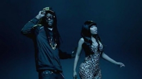 Nicki Minaj flaunts her body in the new clip Beez In The Trap ft 2 Chainz