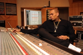Chris Brown premieres Fine China music video