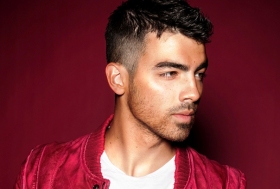 Joe Jonas is haunted by memories in 'See No More' Video!