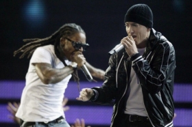 Lil Wayne makes duet with Eminem on SNL: No Love and 6'7"