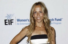 Sheryl Crow shares details about her diagnosis of benign brain tumour