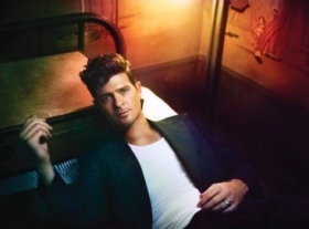 Listen to Robin Thicke's join-track with Lil Wayne 'Pretty Lil Heart'