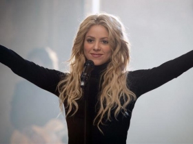 Video premiere: Shakira 'Sale El Sol'