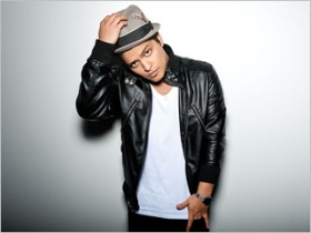 Bruno Mars Debuts Music Video for 'The Other Side'