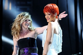 2011 ACM Awards:Jennifer Nettles performs with Rihanna 'California King Bed'