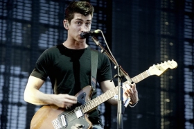 Arctic Monkeys cover Drake’s Hold On We’re Going Home