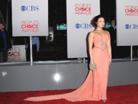 Demi Lovato named Favorite Pop Artist at 2012 PCA's. Watch her performance