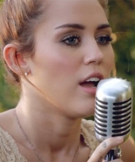 New Video: Miley Cyrus covers Jolene in Backyard Session