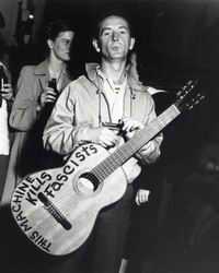 WOODY GUTHRIE